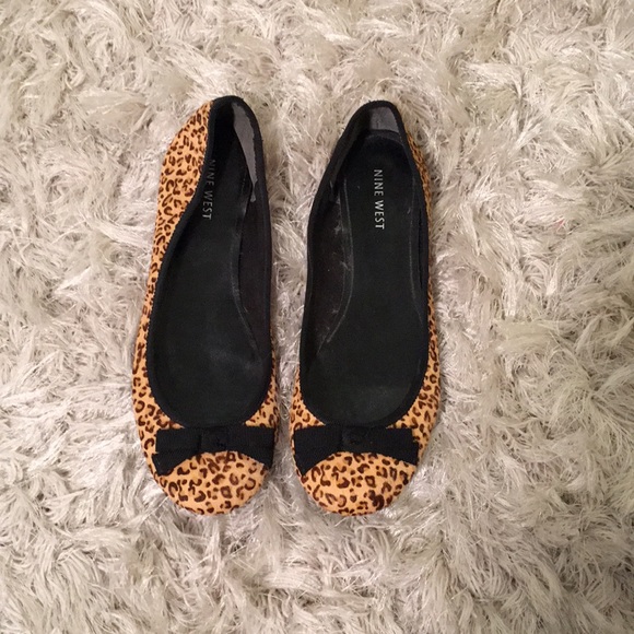 Shoes - Cheetah print & black bow flats 😍